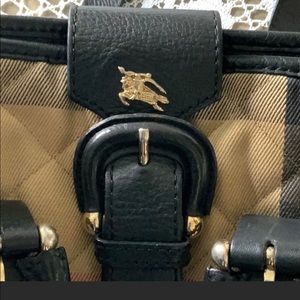 💝 Love 💕 AUTHENTIC BURBERRY PURSE💕